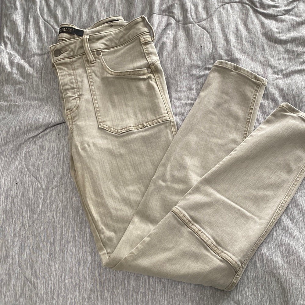 High waisted jean